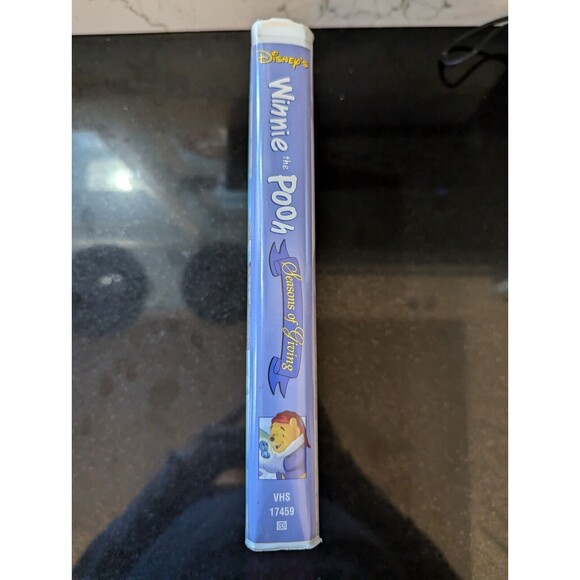 WALT DISNEY'S WINNIE THE POOH  SEASONS OF GIVING VHS - Picture 2 of 9